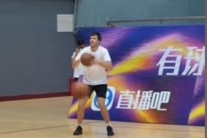 依旧神准！里夫斯中国行大秀中投技术 稳稳连续命中17球