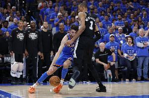 2027年总冠军概率：马刺雷霆前二 76人第三 尼克斯第四 湖人3%